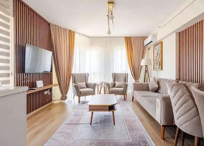 Deluxe King Suite Mai21